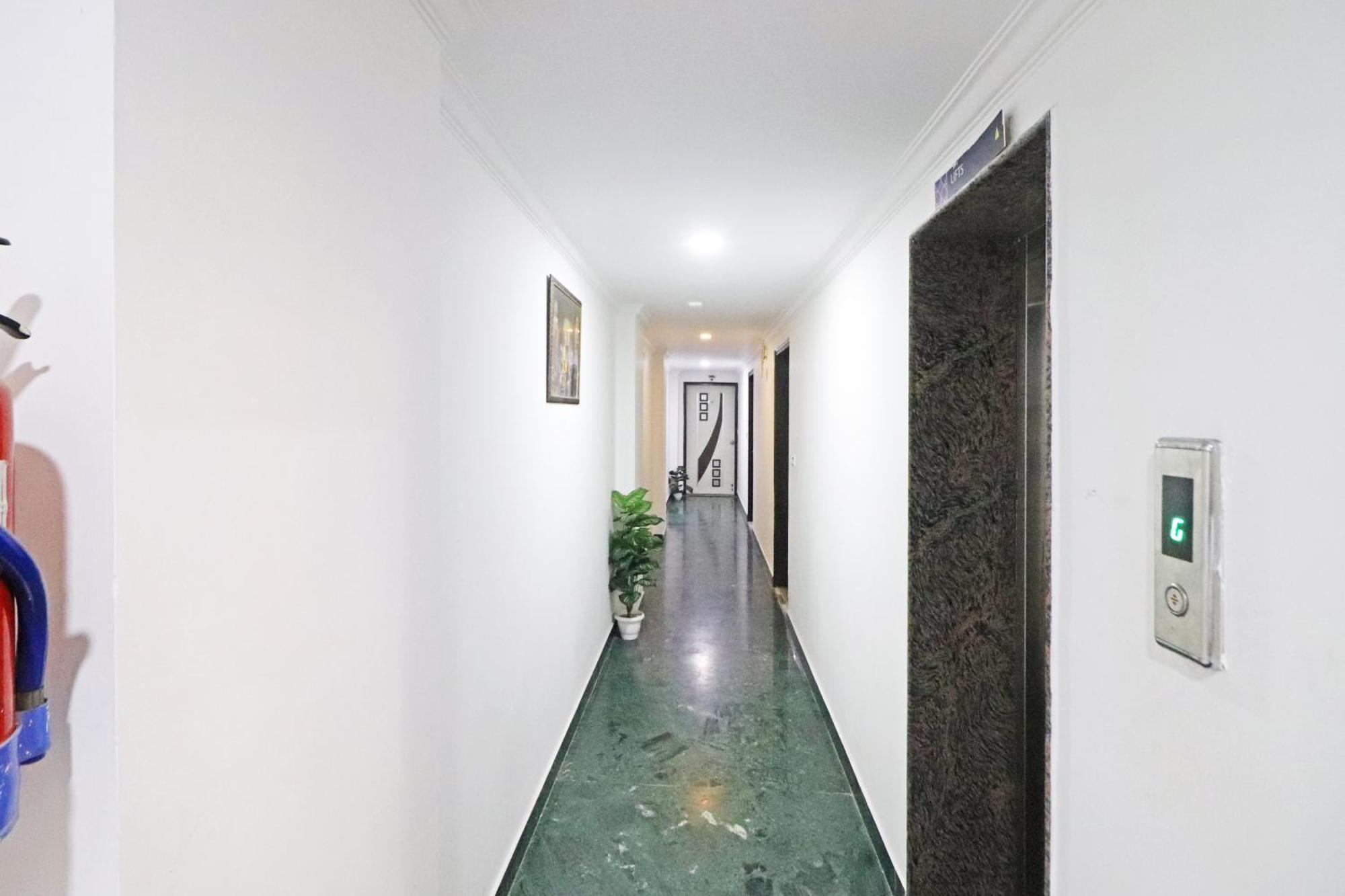 Hotel Clink Airport -new Delhi 3*