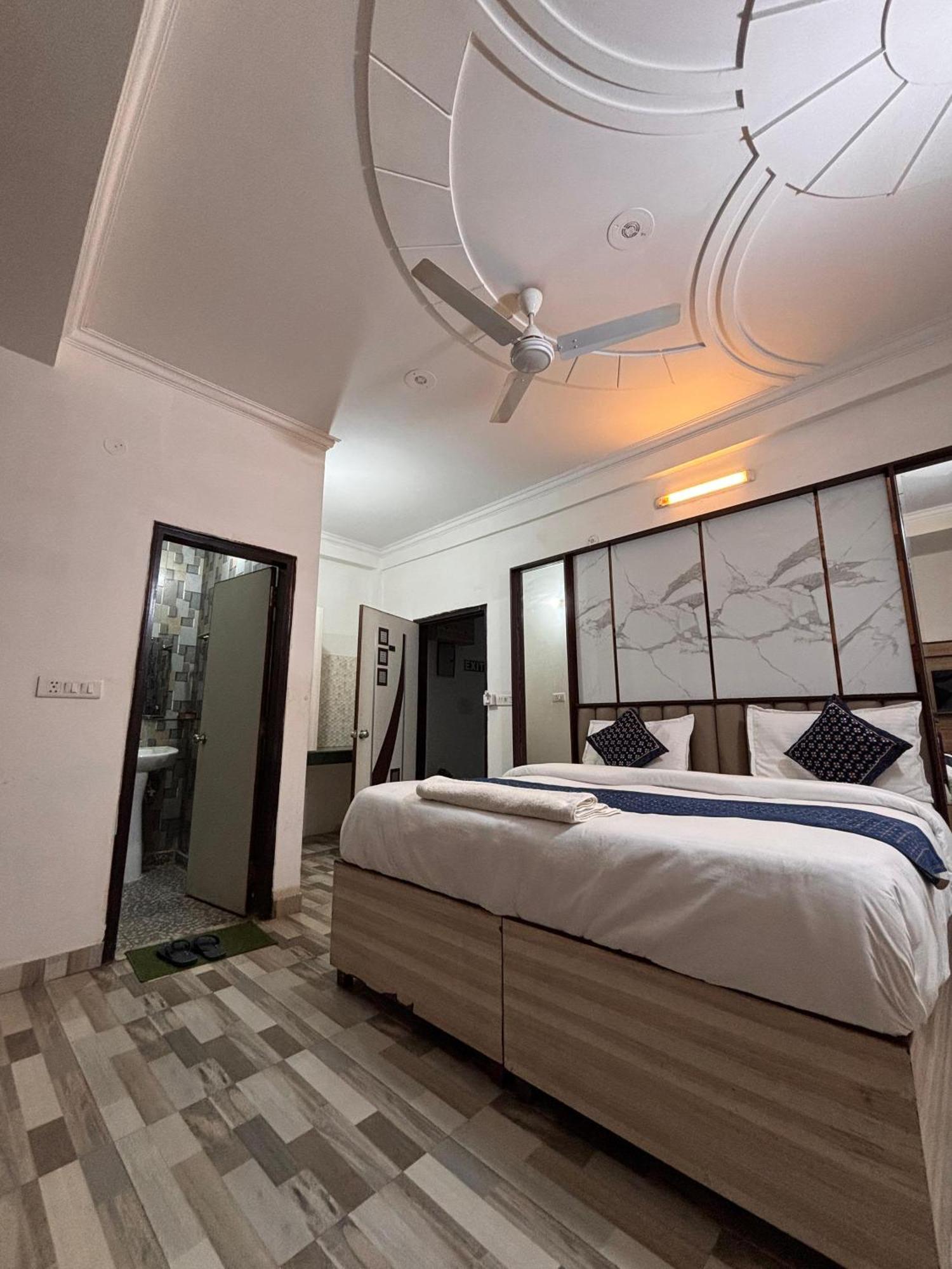 Clink Airport -new Delhi Hotel New Delhi
