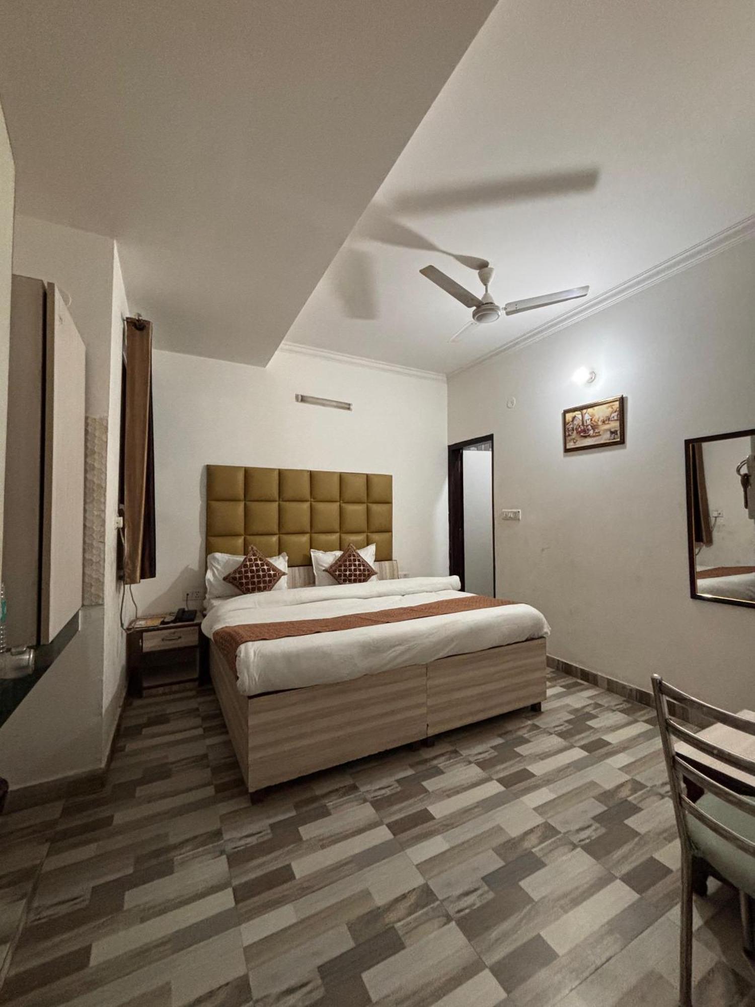 Hotel Clink Airport -new Delhi New Delhi