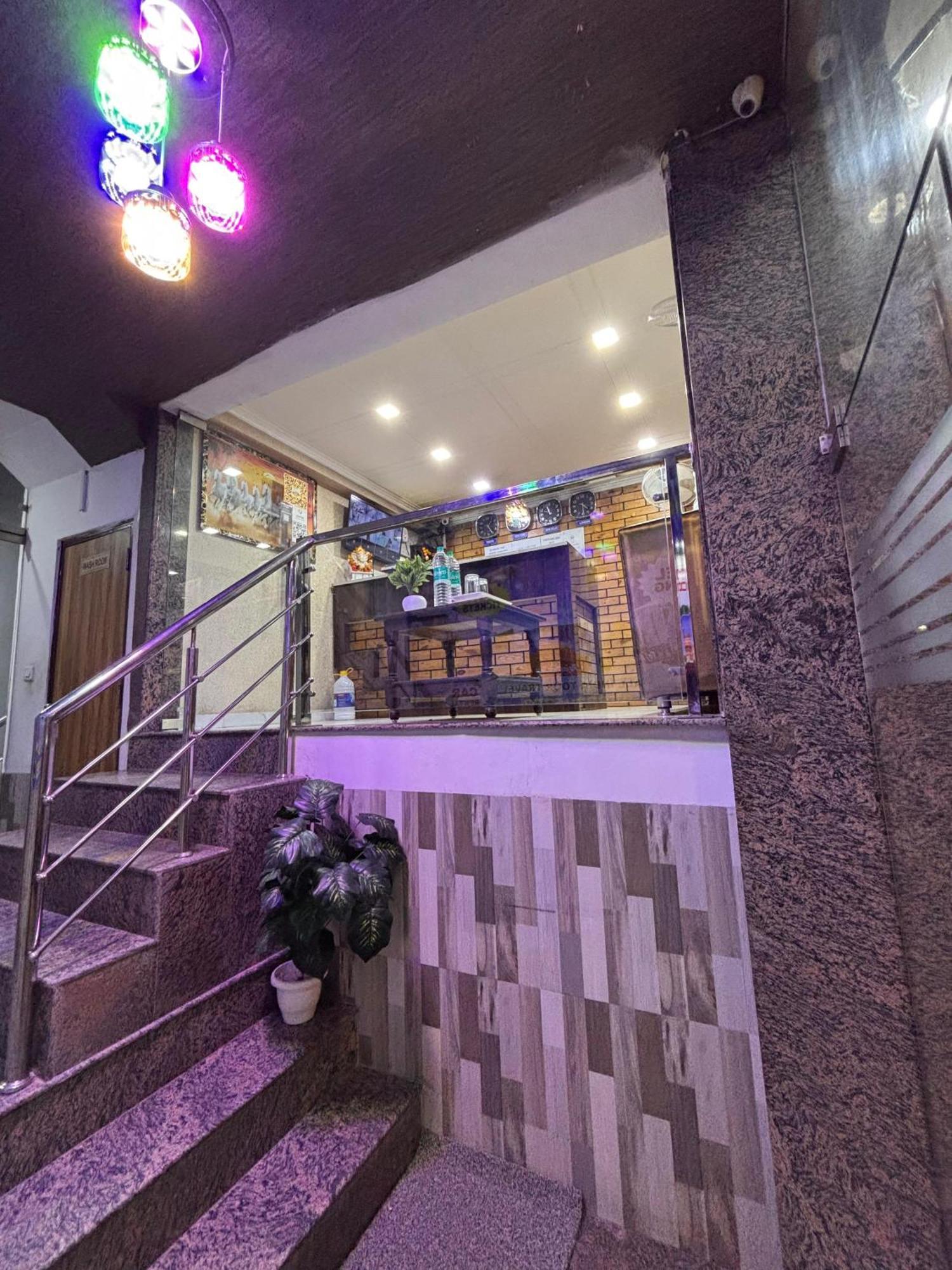 Hotel Clink Airport -new Delhi New Delhi